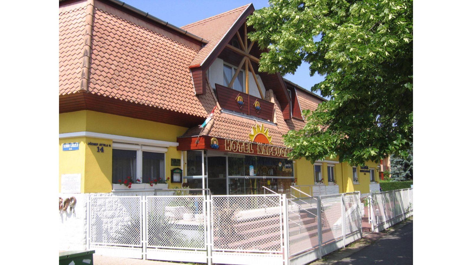 Hotel Napsugár