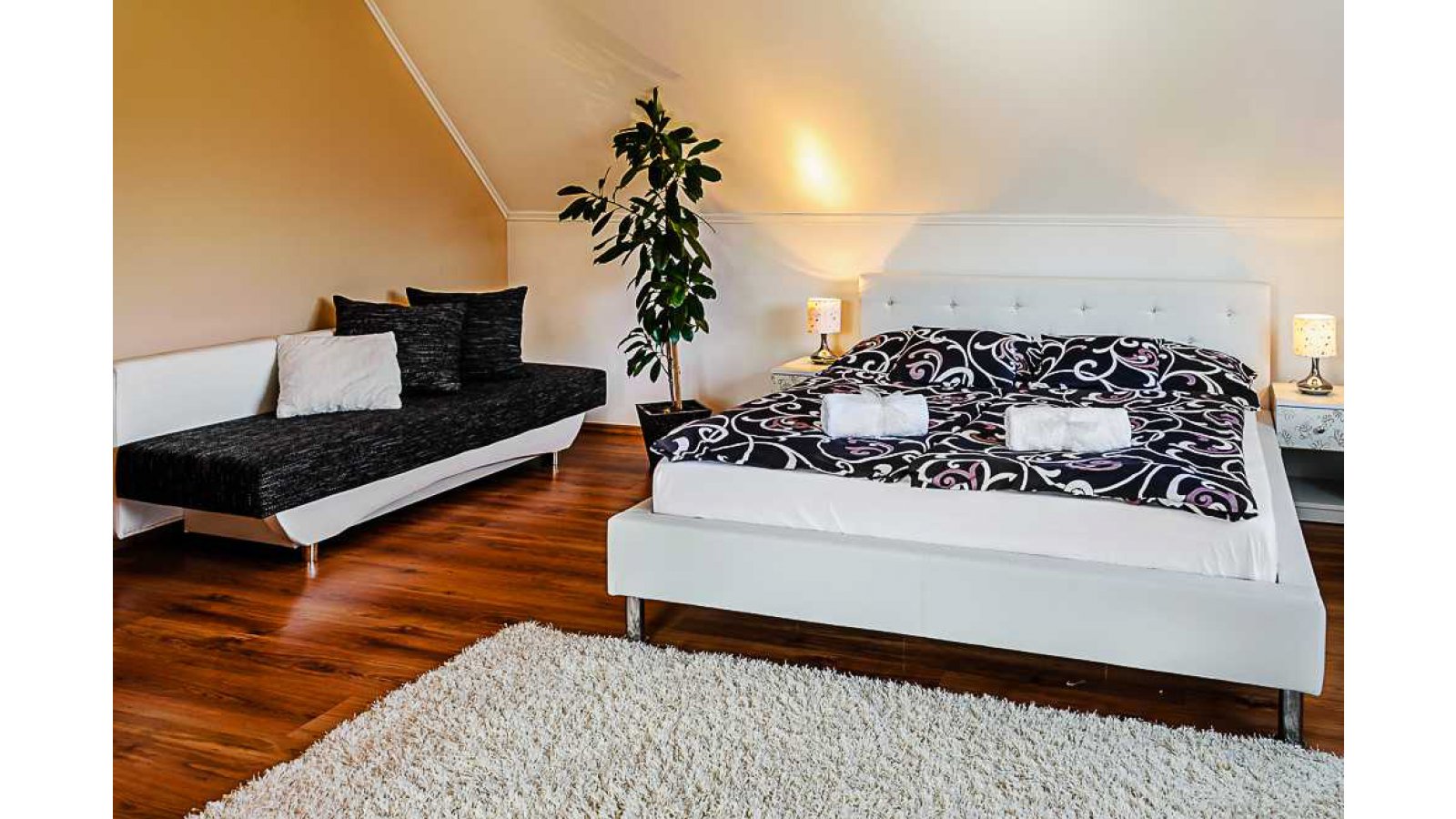 Luxus Tanya