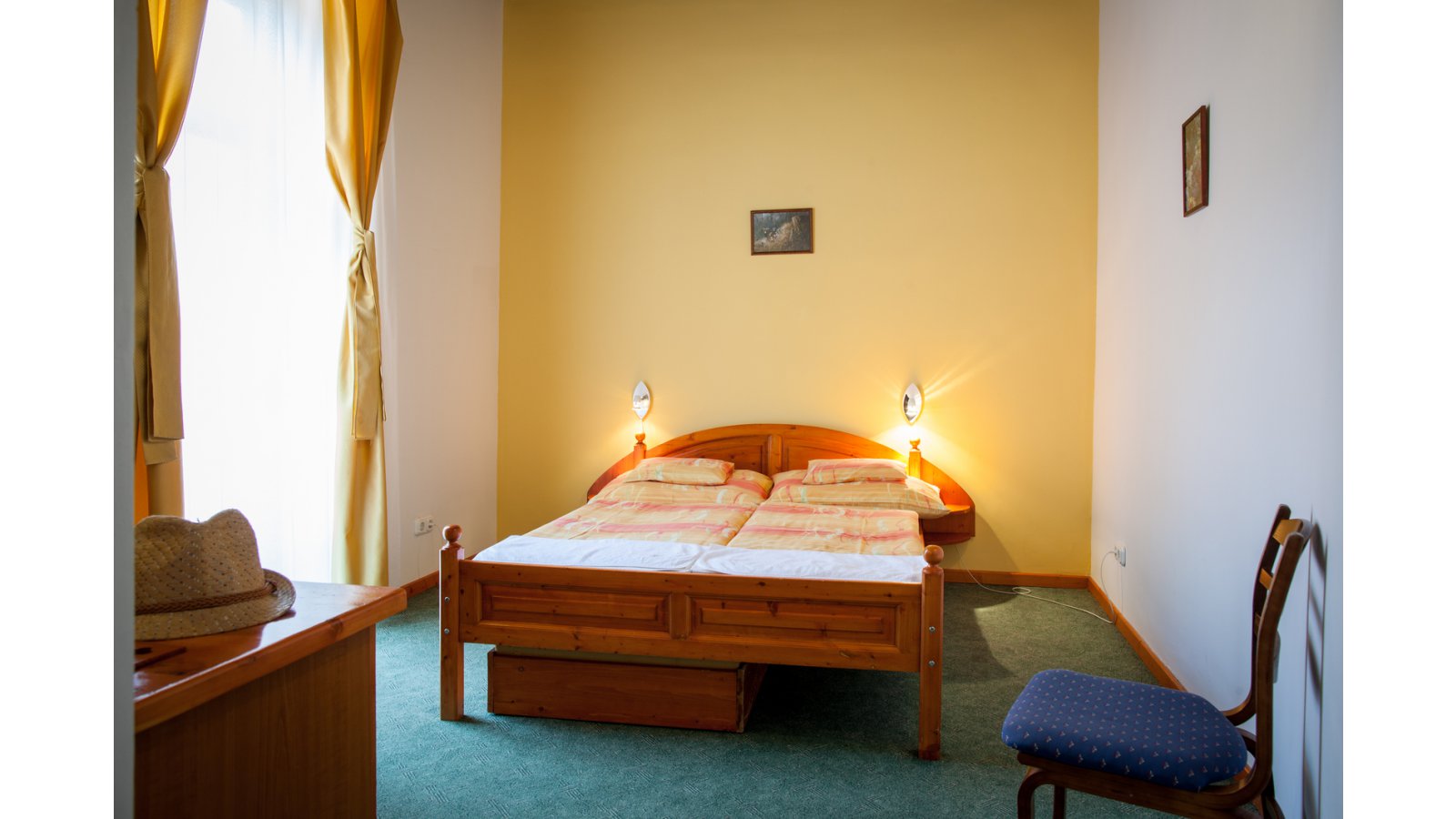 Kőkapu Vadászkastély és Hotel