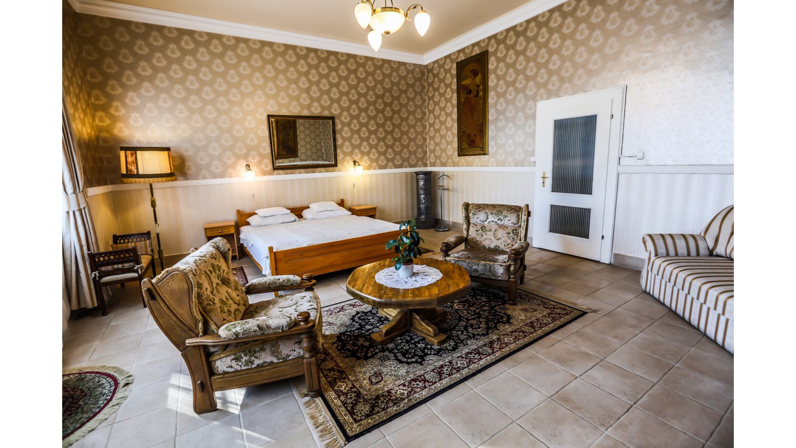 Festetich Kastély és Zsuzsanna Hotel