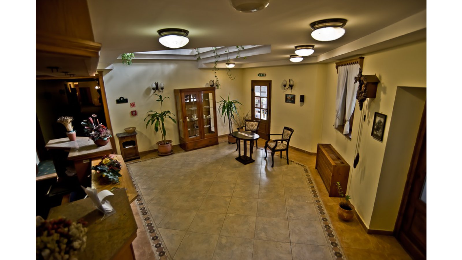 Gastland M1 Hotel, Étterem és Konferenciaközpont