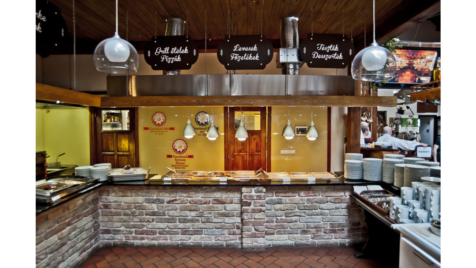 Gastland M1 Hotel, Étterem és Konferenciaközpont