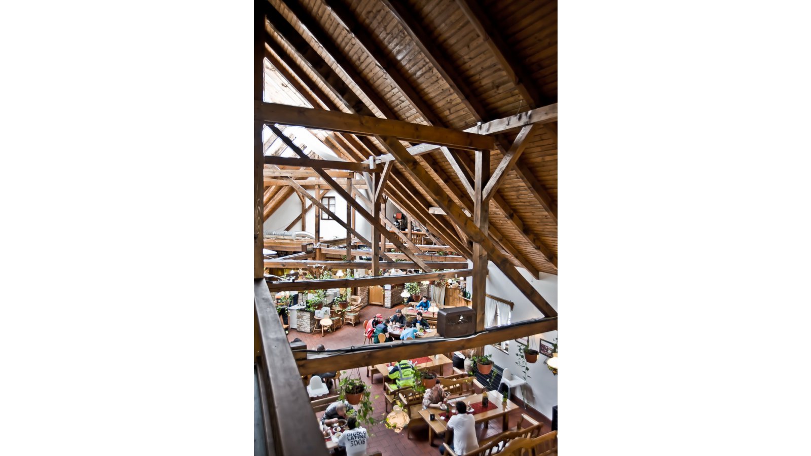 Gastland M1 Hotel, Étterem és Konferenciaközpont