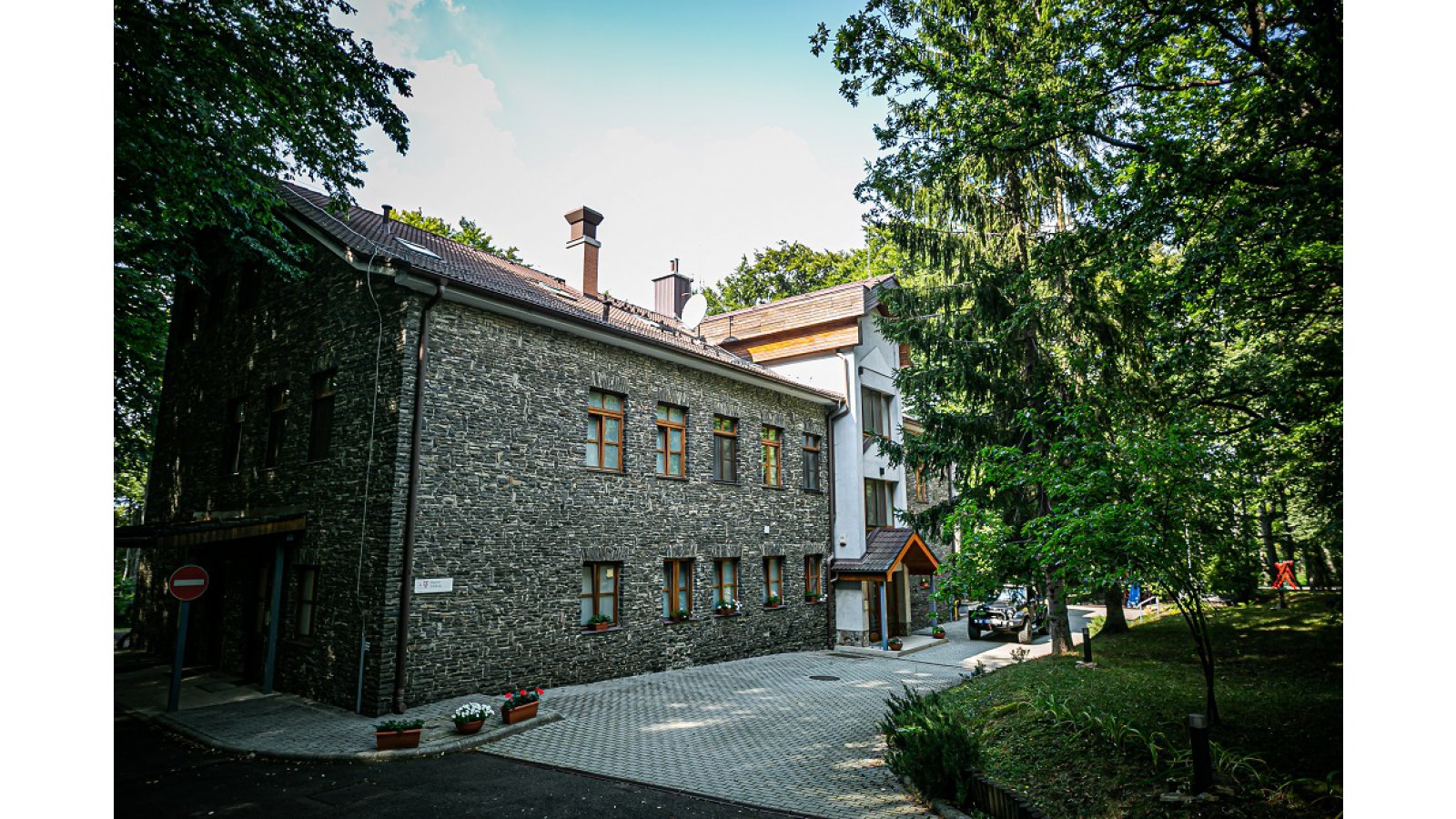 4 Évszak Hegyihotel